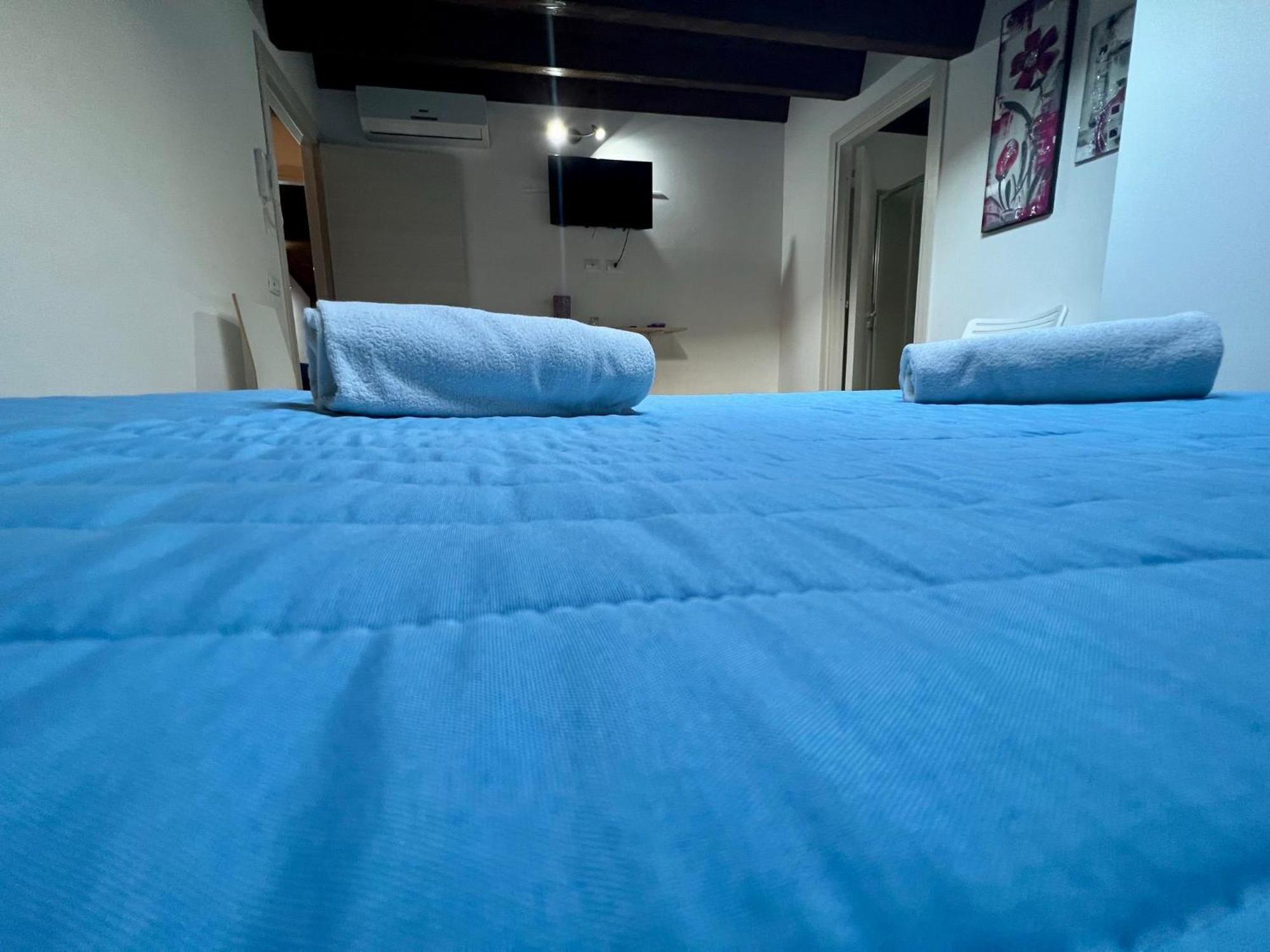 67 Rooms 切法卢 外观 照片