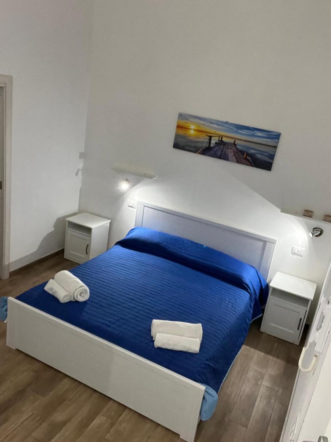 67 Rooms 切法卢 外观 照片